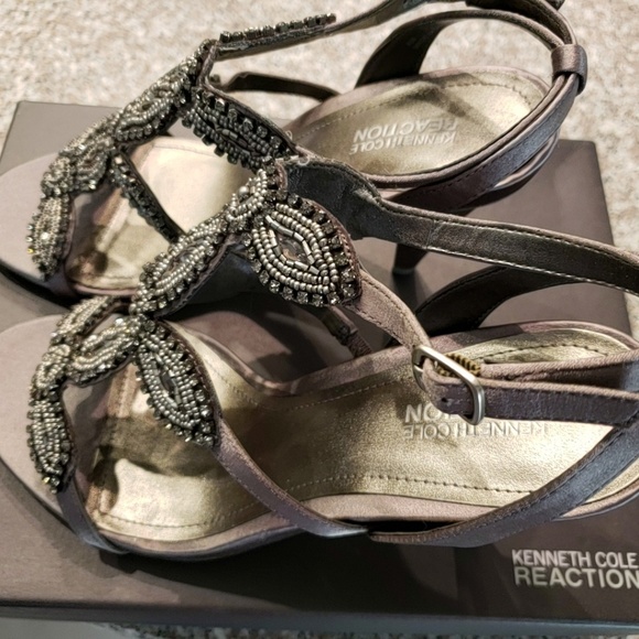 NIB Kenneth Cole Reaction Pewter Heels - Picture 5 of 8